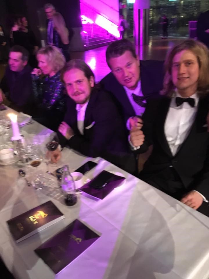 Hästgalan 2017 Travmasen hälsar på Matteus Lilieborg.jpg